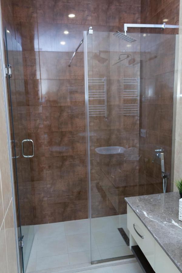 Aura Sameba, Luxury Apartment Тбілісі Екстер'єр фото